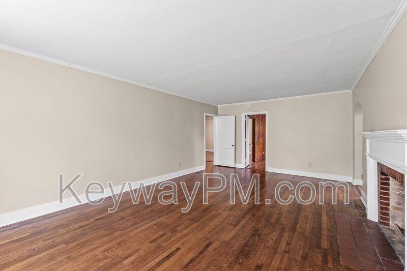 2334 Redwood Dr - Photo 3 of 23