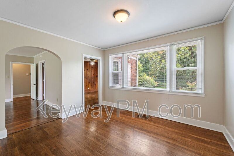 2334 Redwood Dr - Photo 5 of 23