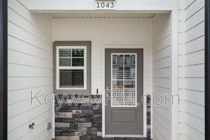 1043 Linsmore Ave - Photo 3 of 22