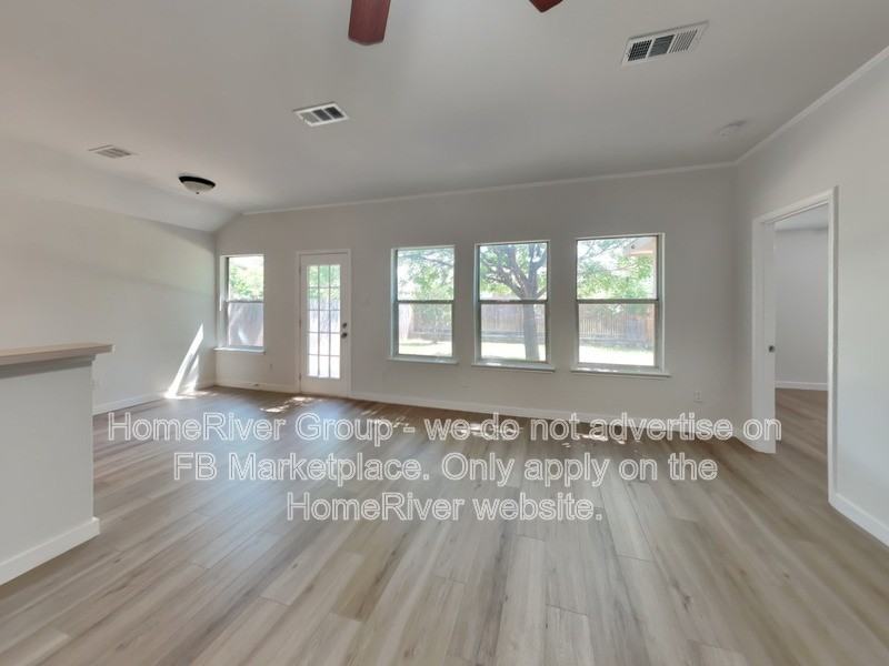 10416 Aransas Dr - Photo 4 of 18