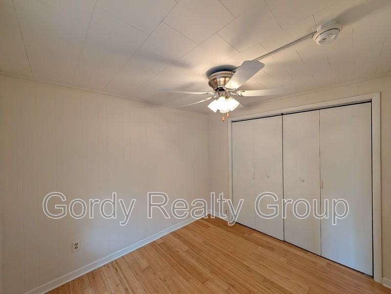 2941 Green St Apt G - Photo 5 of 9