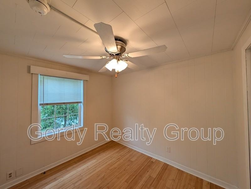 2941 Green St Apt G - Photo 6 of 9