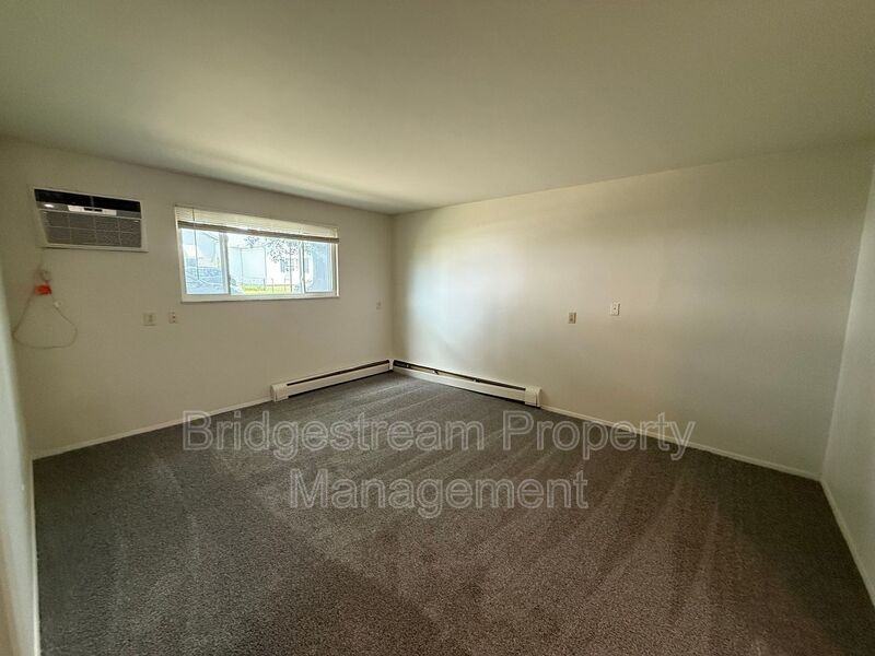 222 Sherman St - Photo 3 of 11