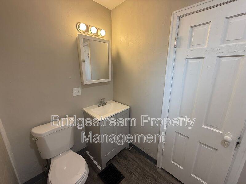 350 Wallace Dr - Photo 7 of 8