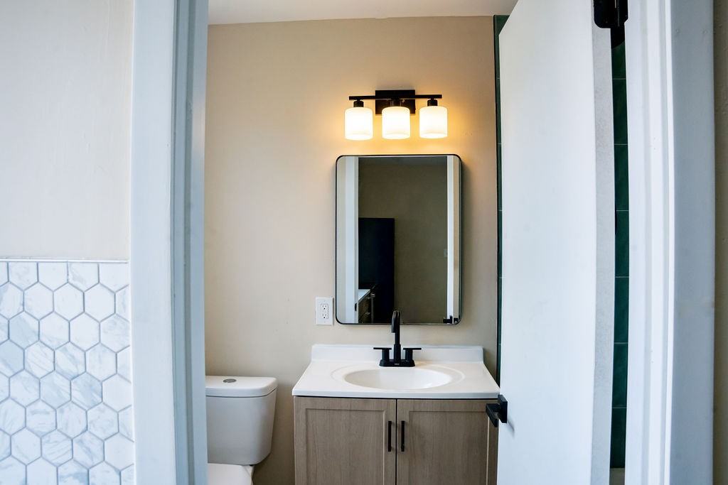 973-975 Mount Vernon Avenue - Photo 6 of 16