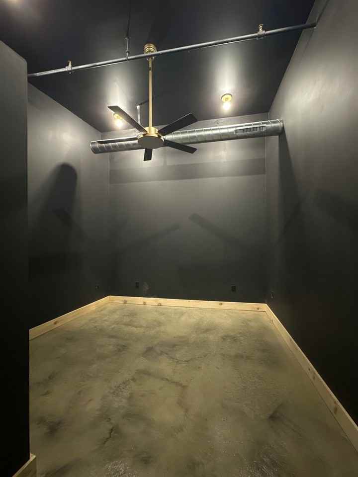 21 W Broadway #209 - Photo 5 of 6