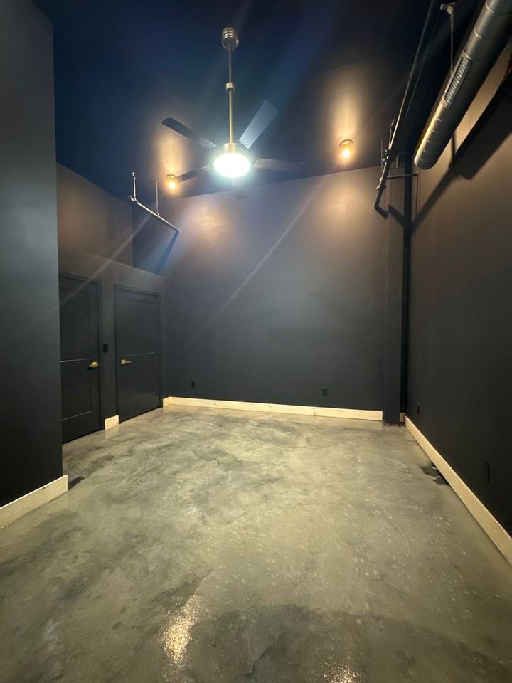 21 W Broadway #305 - Photo 2 of 5