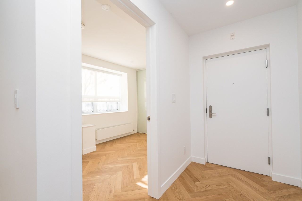 110 Wellesley Street West #102 - Photo 4 of 24