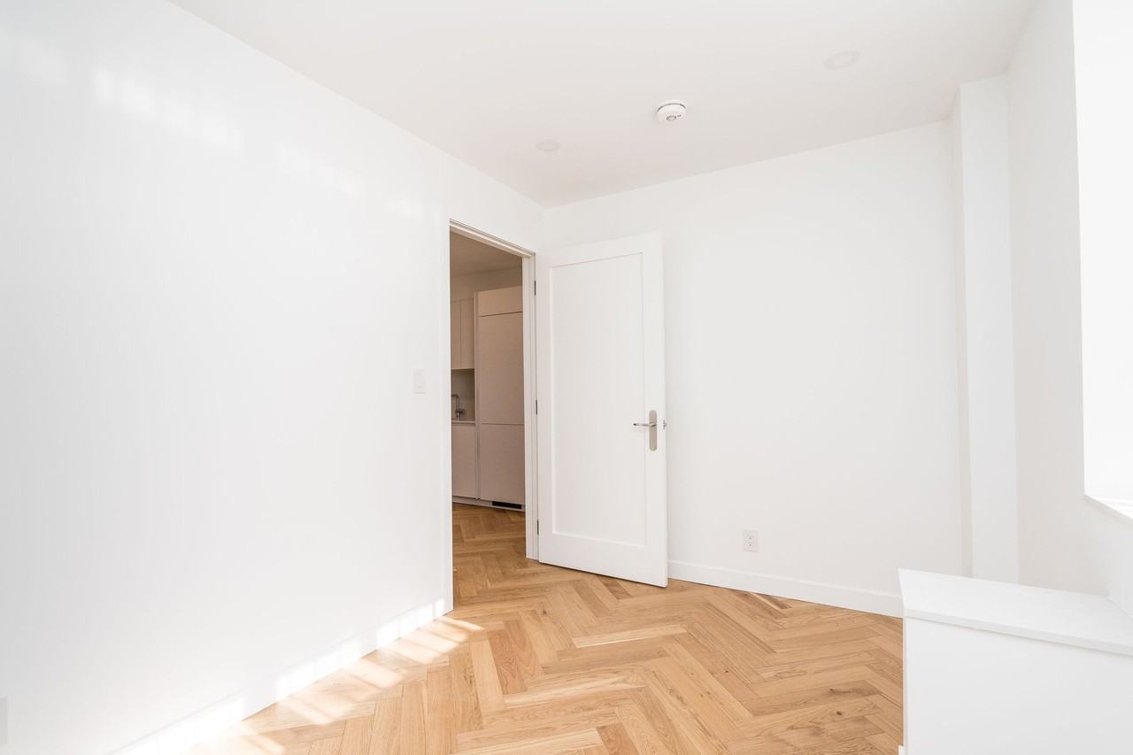 110 Wellesley Street West #102 - Photo 6 of 24