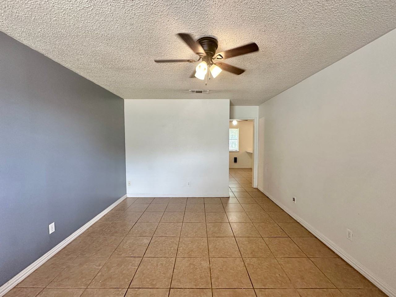 704 N 19th St - Photo 3 of 28