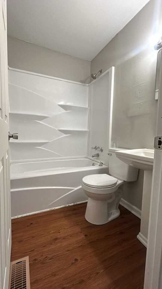 1449 Kenton St - Photo 2 of 7