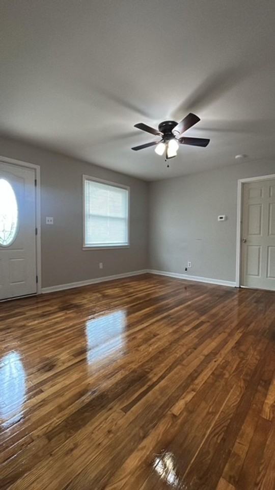 1449 Kenton St - Photo 4 of 7