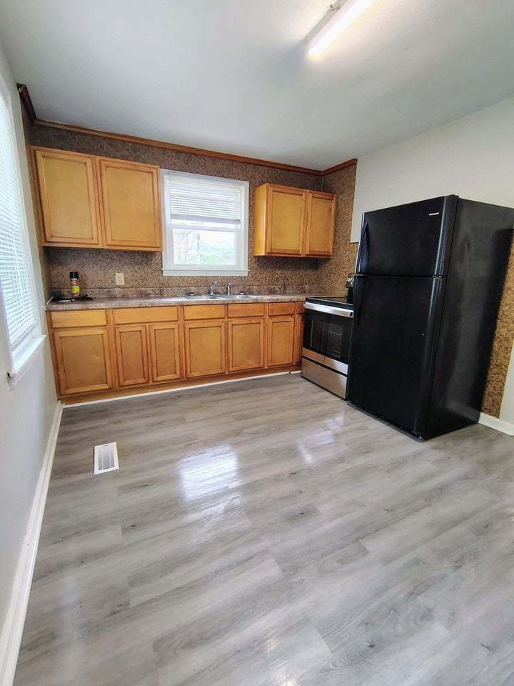 1449 Kenton St - Photo 7 of 7