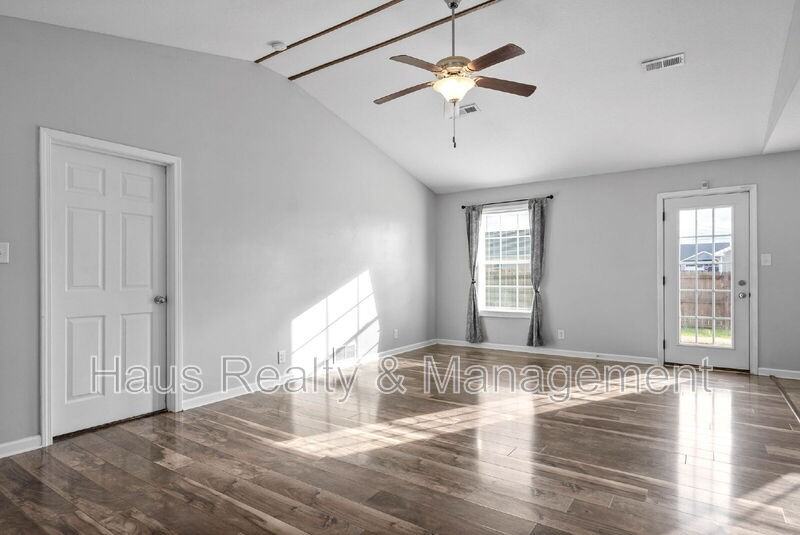 935 Hugh Hunter Rd - Photo 6 of 27