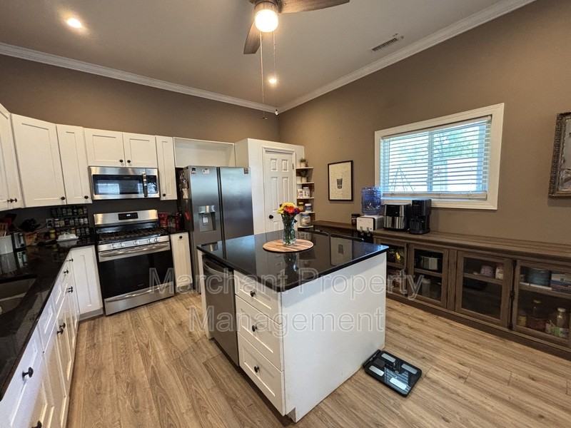 102 S 8th St - Photo 4 of 13