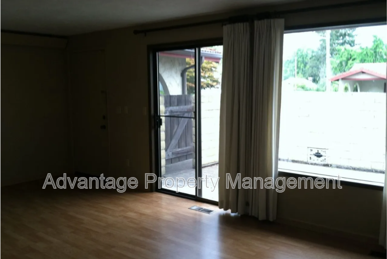 625 Nw 29th St - Photo 3 of 5
