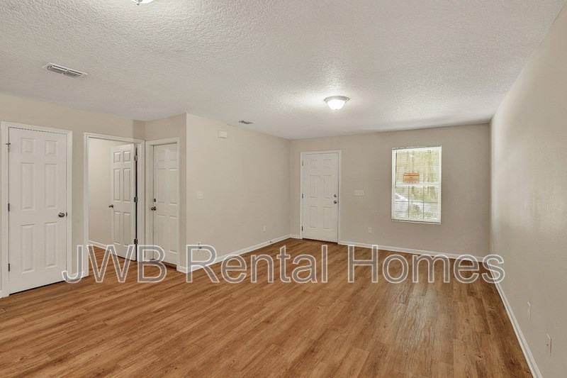 5658 Doeboy St - Photo 6 of 21