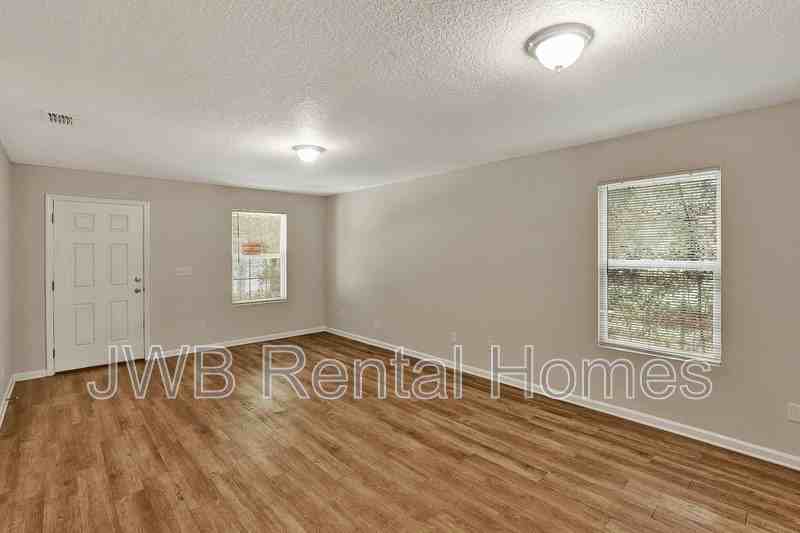 5658 Doeboy St - Photo 7 of 21