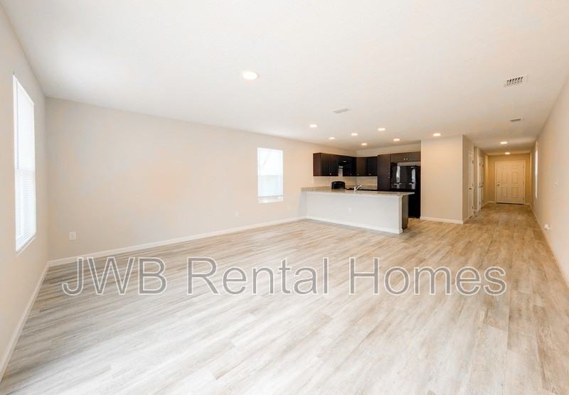 8625 Cocoa Ave - Photo 4 of 17