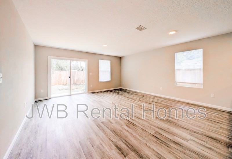 8625 Cocoa Ave - Photo 5 of 17