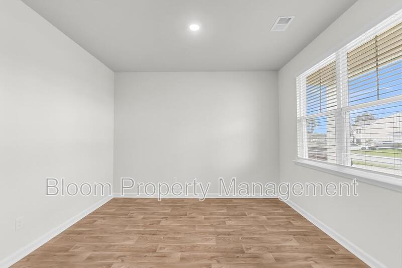 502 Lake Ridge Blvd - Photo 4 of 50