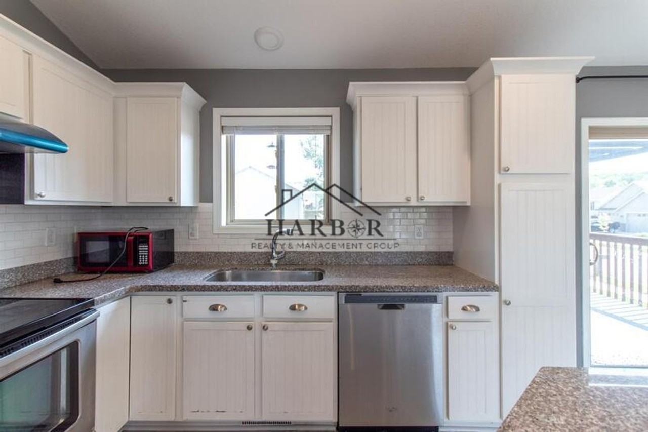 5385 Florence Dr Nw - Photo 2 of 16