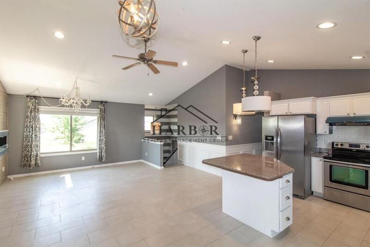 5385 Florence Dr Nw - Photo 4 of 16
