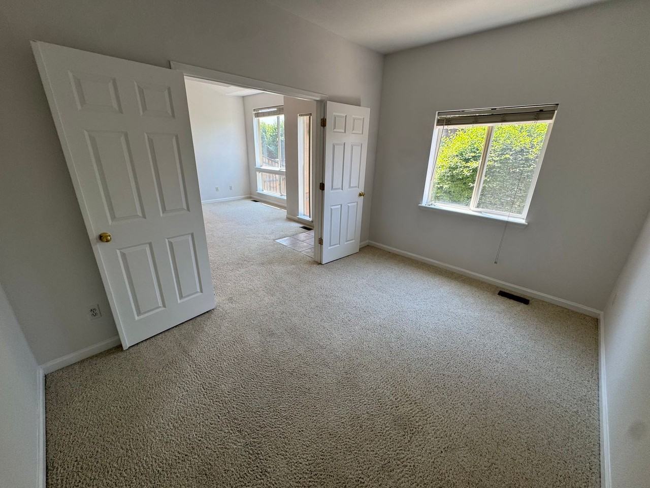4505 S Auckland Ct - Photo 7 of 35