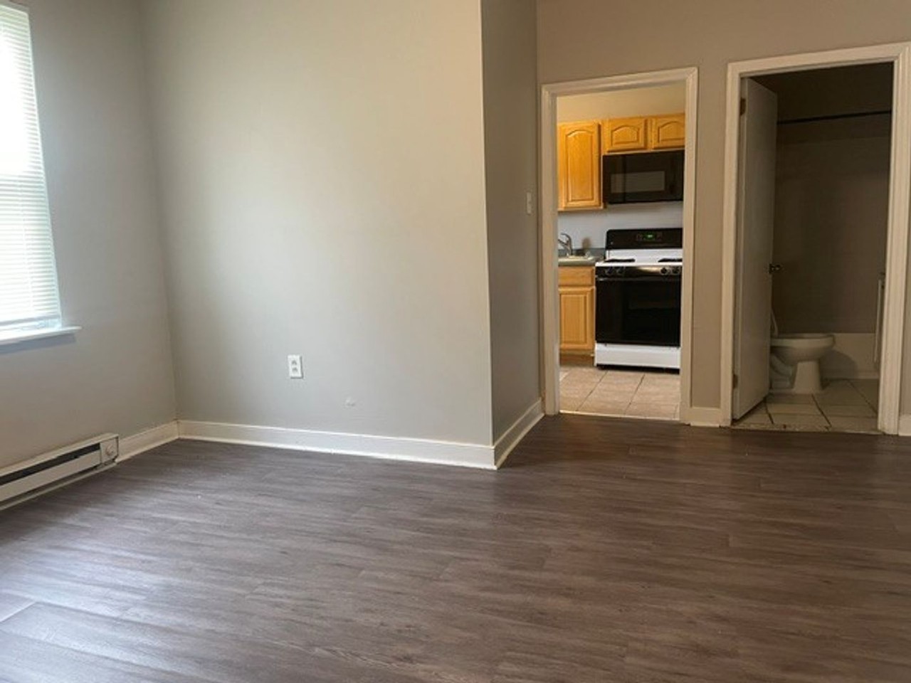 412 East Walnut Lane - Photo 2 of 17