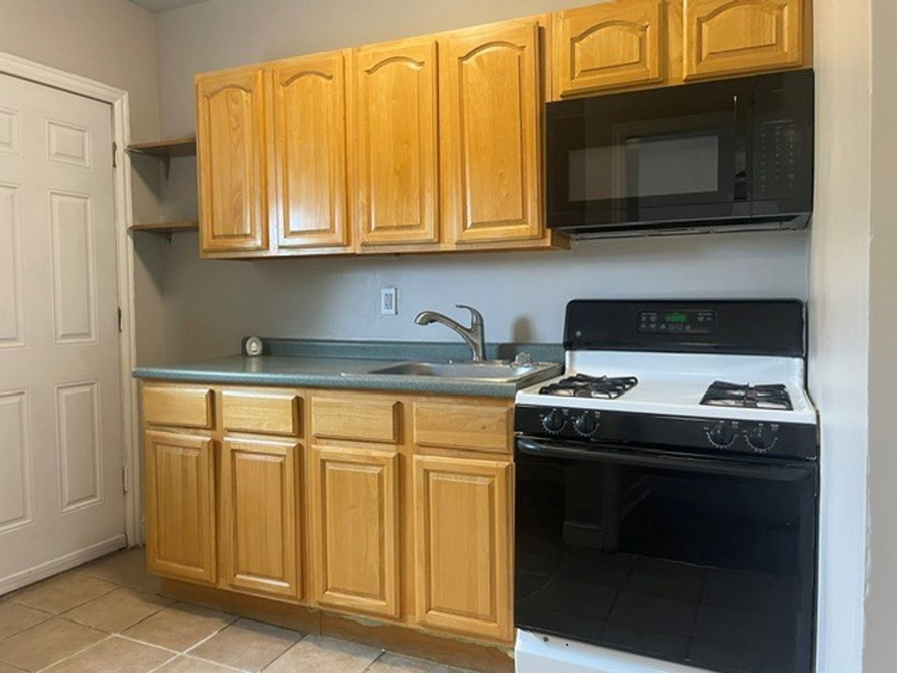 412 East Walnut Lane - Photo 3 of 17