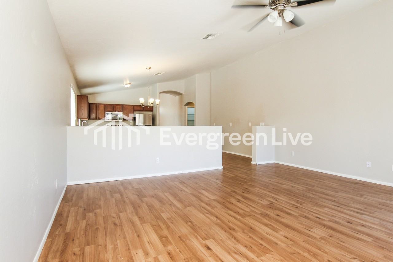 11148 W Campbell Ave - Photo 3 of 15