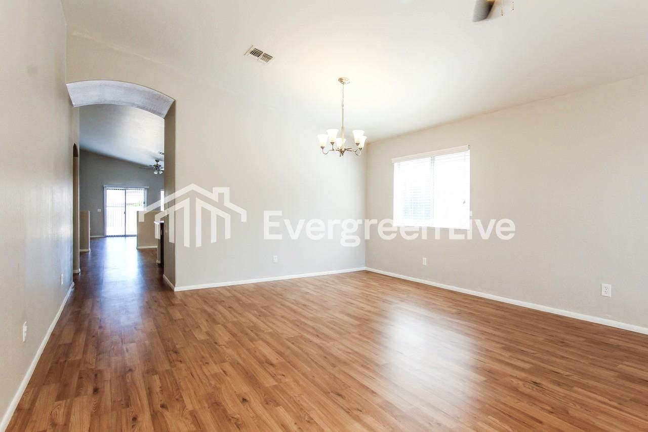 11148 W Campbell Ave - Photo 4 of 15