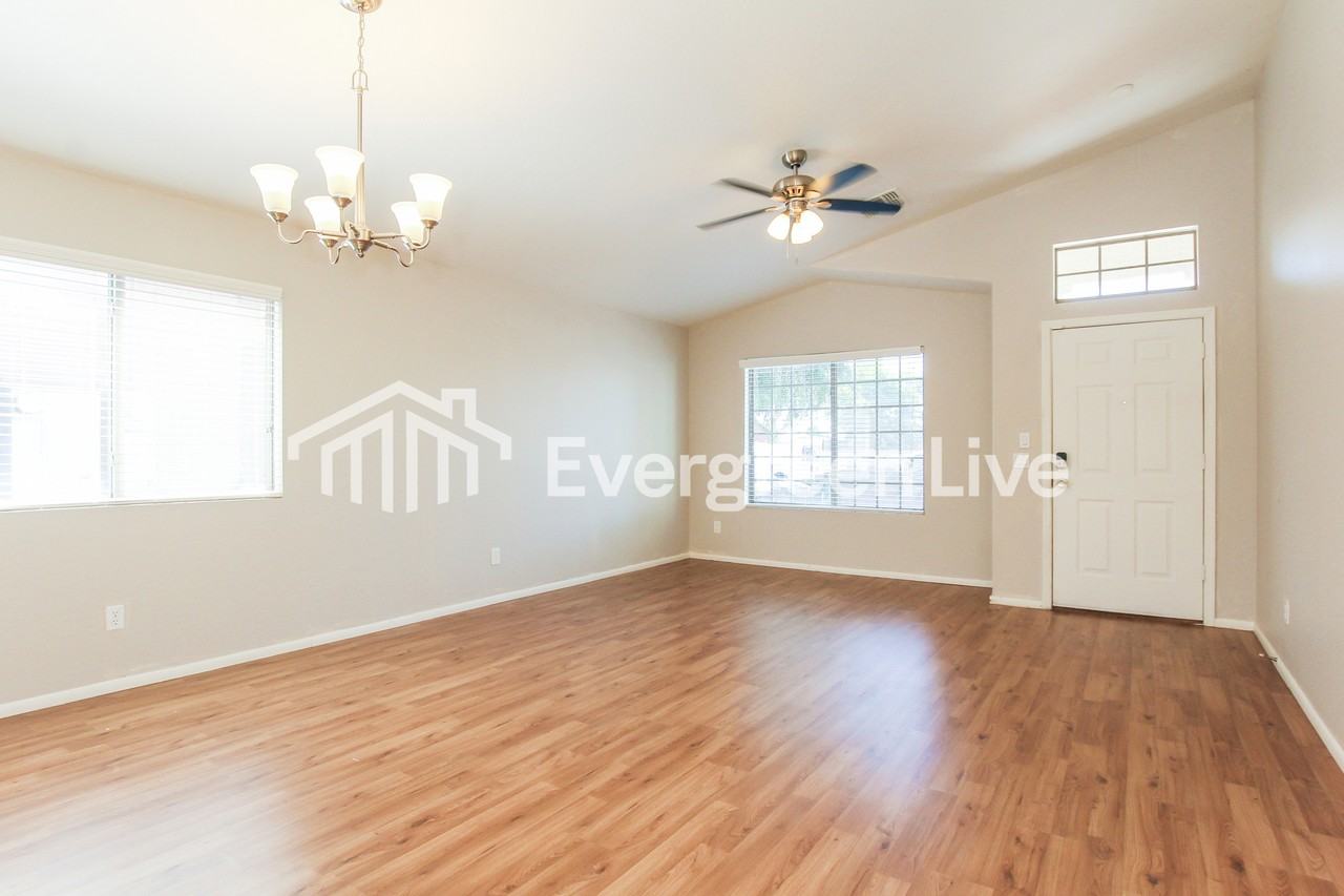 11148 W Campbell Ave - Photo 5 of 15