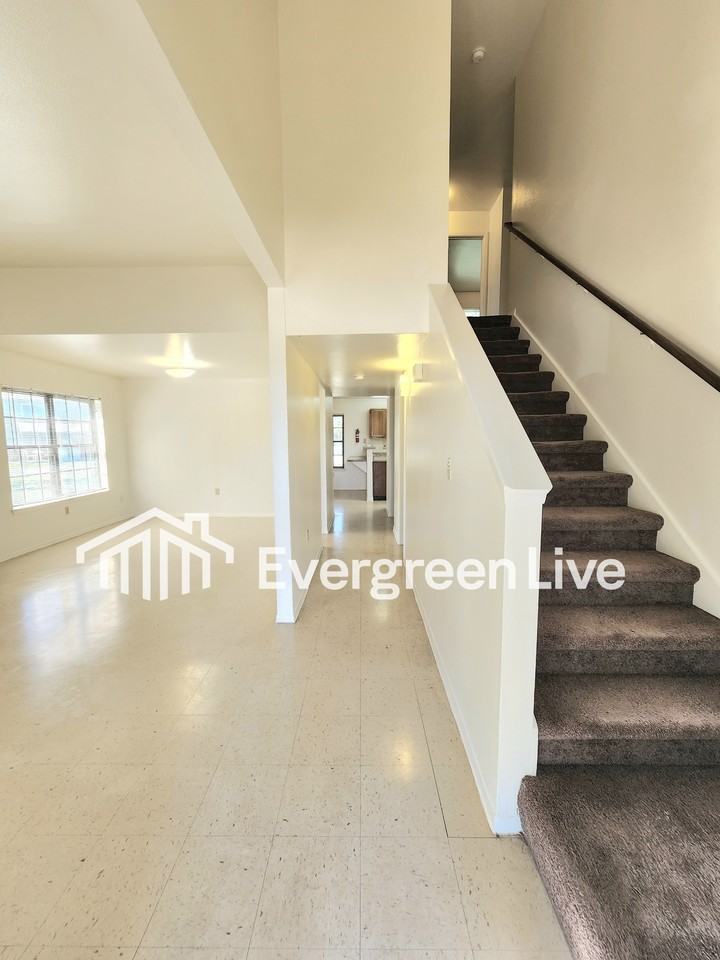 224 Raven Dr - Photo 2 of 25