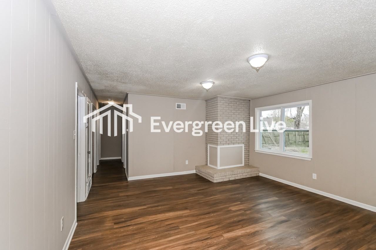 6705 Forestgate Rd - Photo 2 of 10