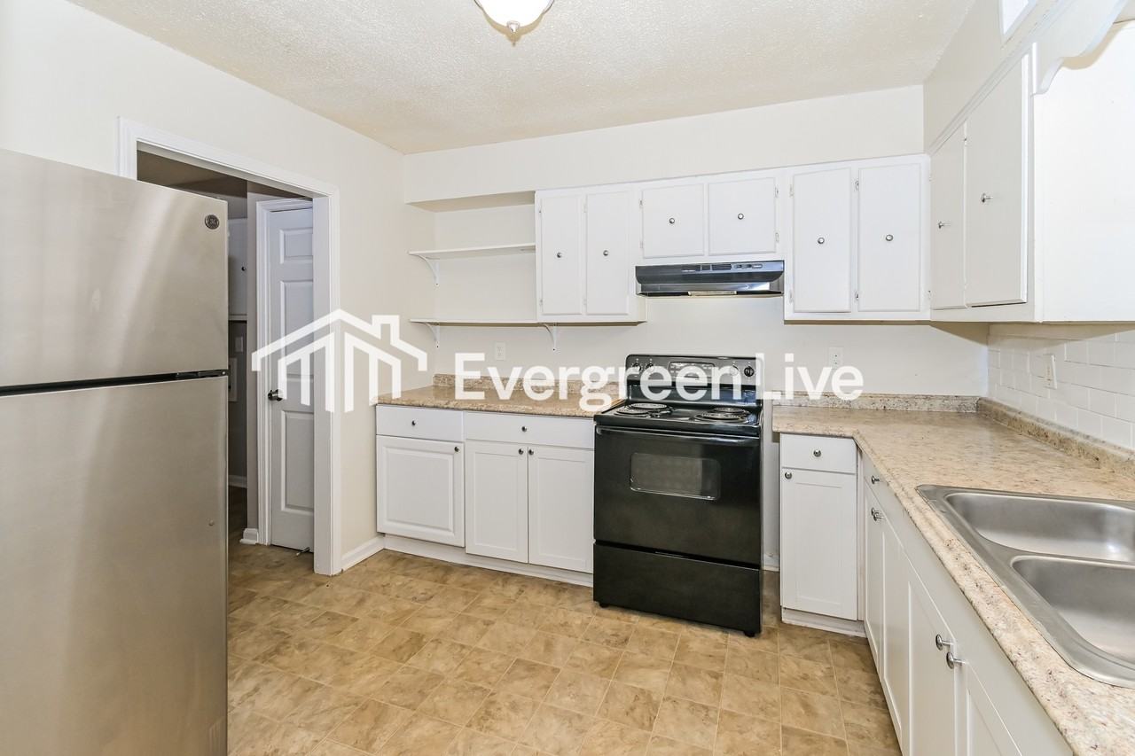 6705 Forestgate Rd - Photo 6 of 10