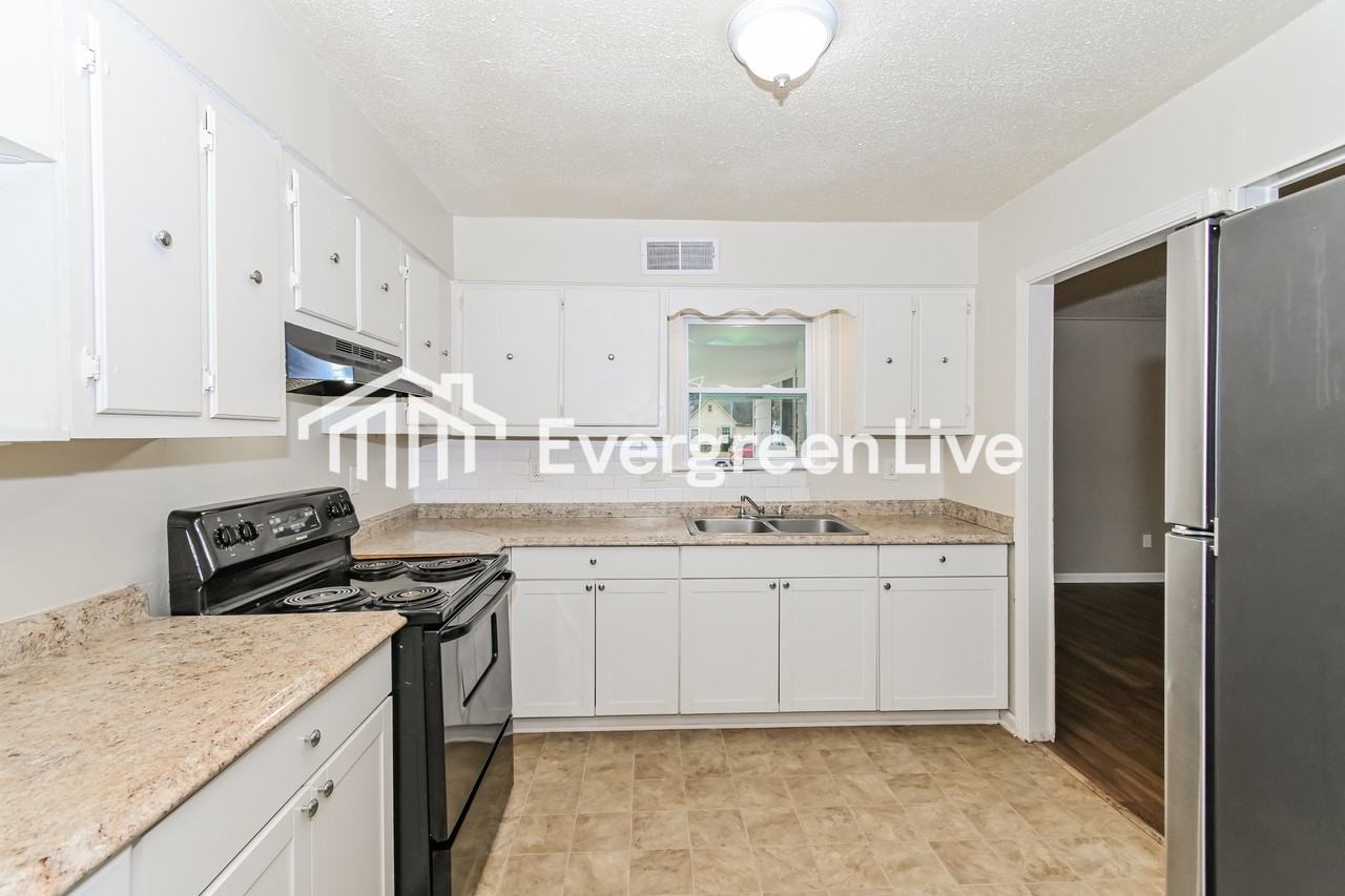 6705 Forestgate Rd - Photo 7 of 10