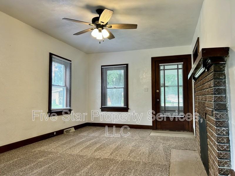 2360 S 9th St - Photo 2 of 17