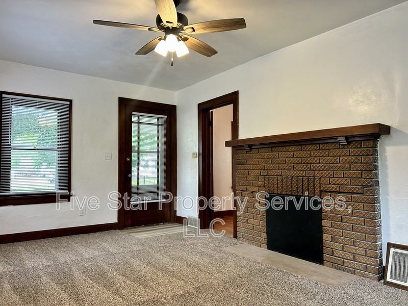 2360 S 9th St - Photo 3 of 17