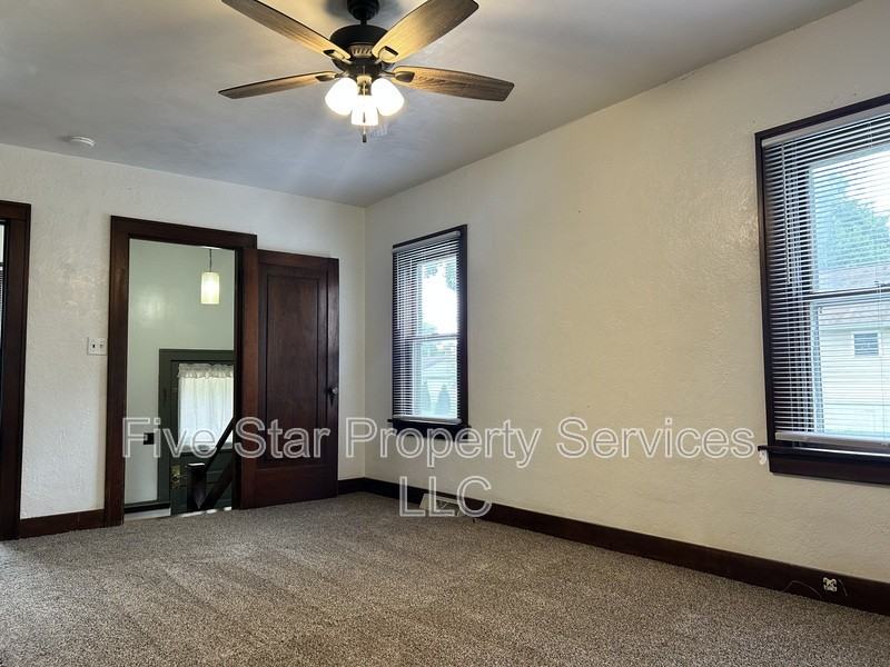 2360 S 9th St - Photo 5 of 17