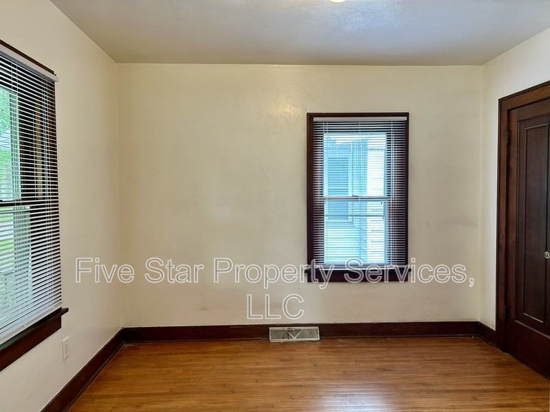 2360 S 9th St - Photo 6 of 17