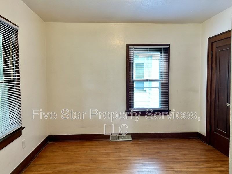2360 S 9th St - Photo 7 of 17