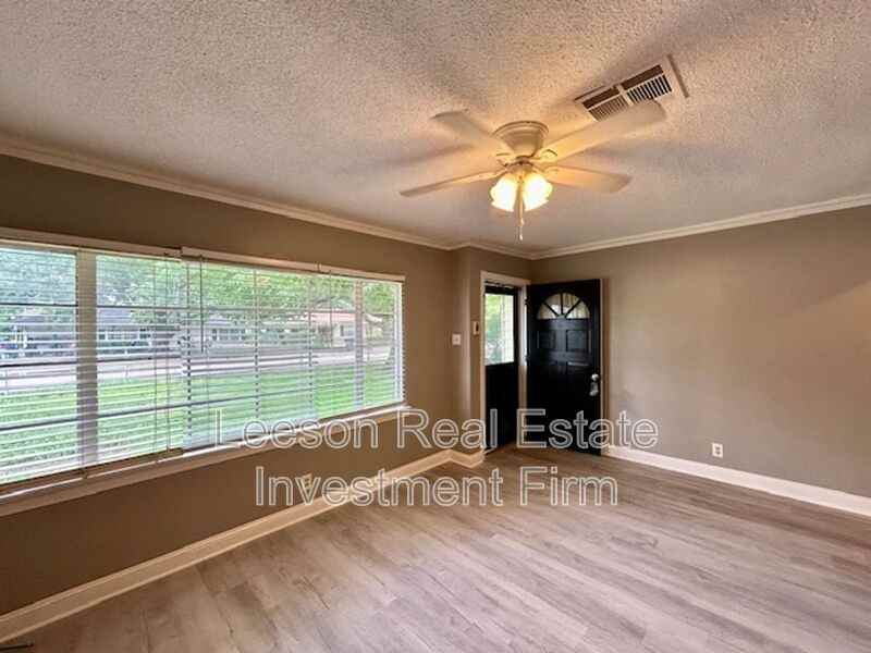 1101 James St - Photo 6 of 22