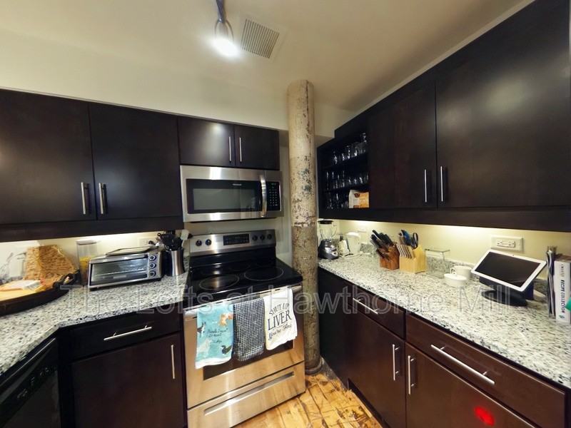 1101 Hawthorne Ln #272 - Photo 3 of 9