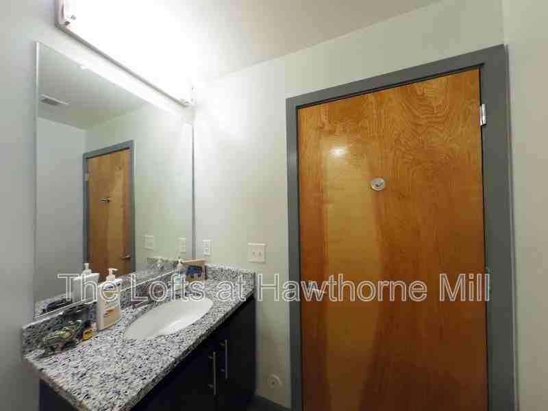 1101 Hawthorne Ln #272 - Photo 6 of 9