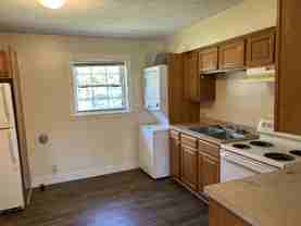 25 Holiday Dr #04 - Photo 1 of 1