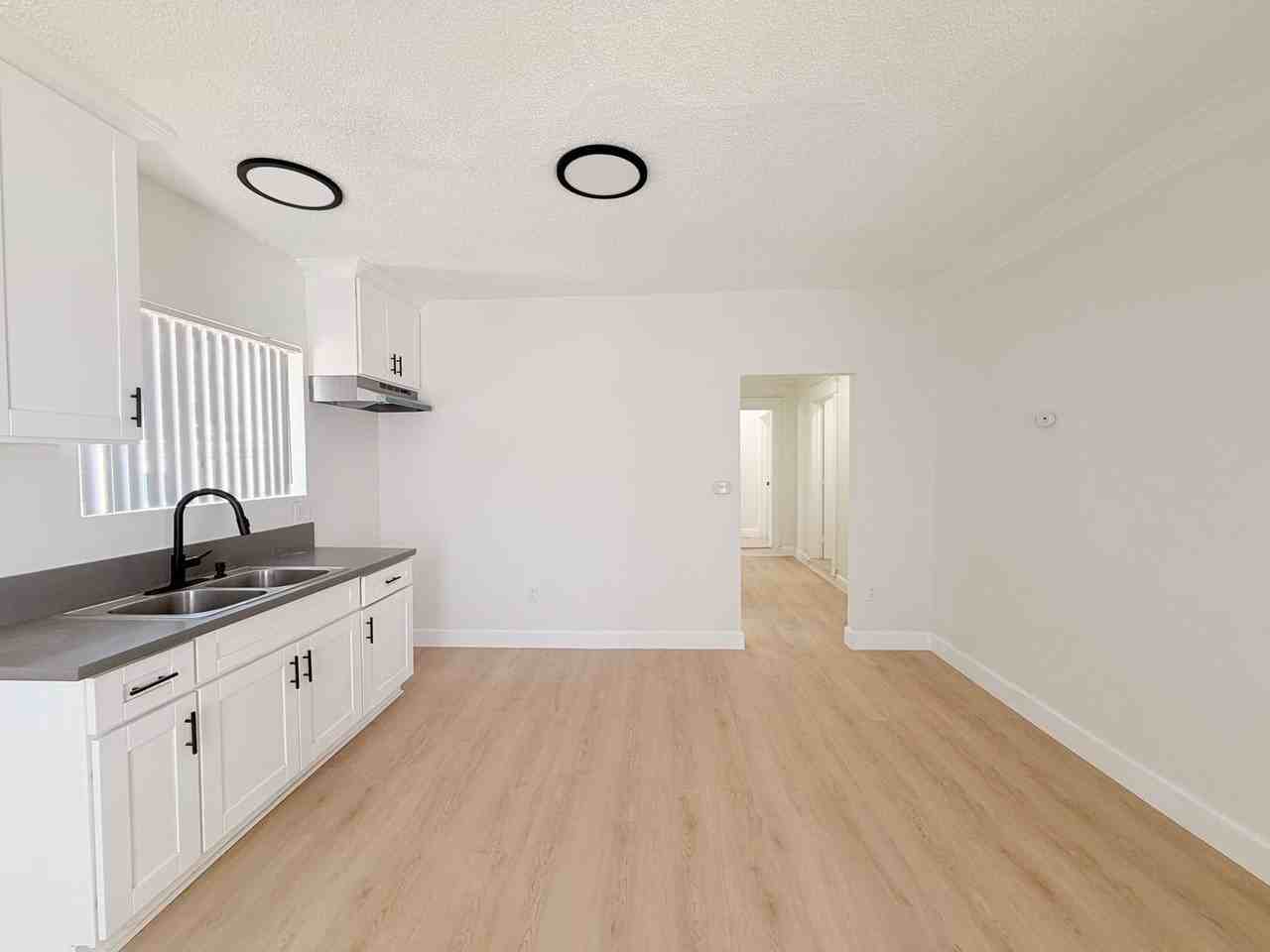 4705 Willowbrook Ave/1001 Berendo/1005 Berendo - Photo 3 of 18
