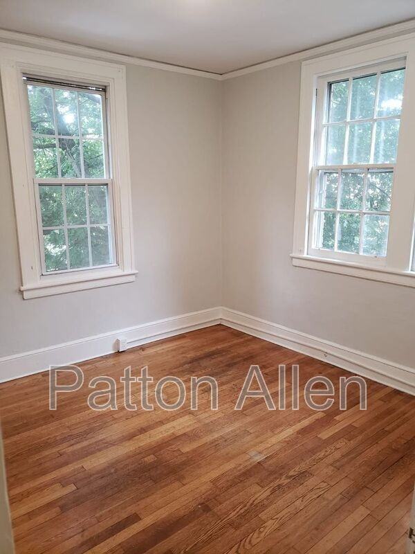 116 E Chestnut St #25 - Photo 7 of 13