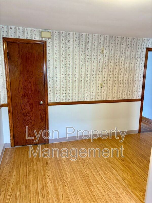 5 Norris Ave #6 - Photo 3 of 12