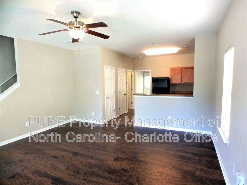 5637 Bent Creek Cir - Photo 3 of 14